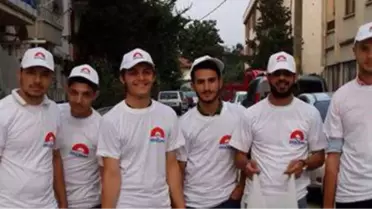 Ak Partililer, Erdoğan Tişörtü ve Şapkalarıyla Seçim Çalışması Yapıyor