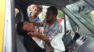 İstanbul'da 3 Trafik Kazası: 3'ü Polis 6 Yaralı