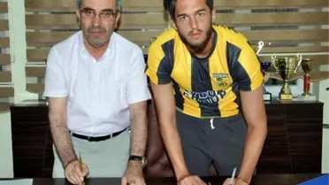 Bayburt Grup Özel İdare Spor 9 .Transfere İmzayı Attırdı
