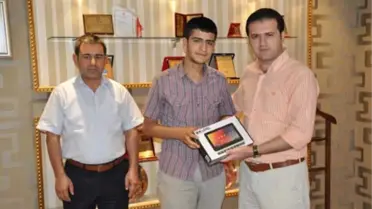 Başarılı Öğrencilere Ödülleri Verildi