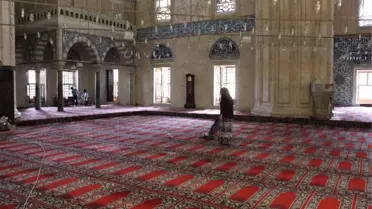 Selimiye Camiinde Ziyarete Ayrılan Alana Vatandaştan Tepki