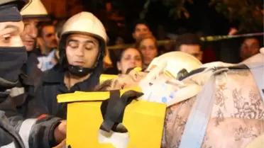 Fatih'te Eski Bir Binada Çökme: 4 Yaralı