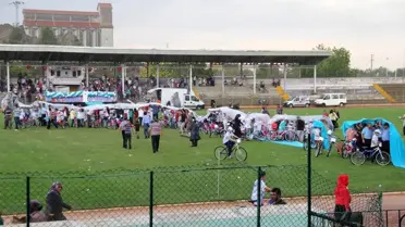 Ödüllerini Sağanak Altında Aldılar