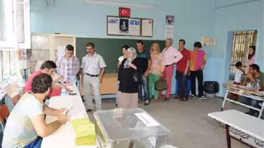 Şişli Belediye Başkanı Hayri İnönü Beykoz'da Oy Kullandı