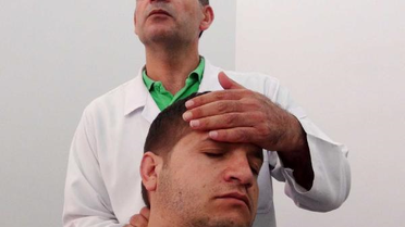 Doktor, Hastalarını Bioenerjiyle İlileştirdiğini İddia Etti