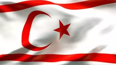 KKTC Bayrağı Macaristan'da Dalgalandı