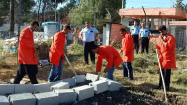 Cezalarını Çekerken Ekonomiye Katkı Sağlıyorlar