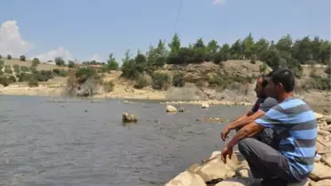 Dandalaz Baraj Gölü'nde Bekleyiş Sürüyor
