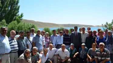 Adilcevaz Kaymakamlığı Ebad Üyelerine Yemek Verdi