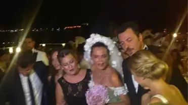 Yetkin Dikinciler ve Aslı Orcan Kuşadasında Evlendi