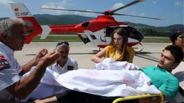 Ambulans Helikopter Parmağı Kopan Genç İçin Havalandı