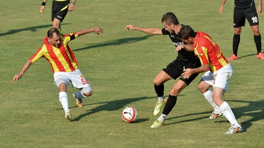 İzmir'de Kalpler Soma İçin Attı