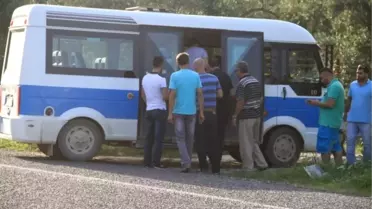 Orhangazi'de Motosiklet Minibüse Çarptı: 2 Yaralı