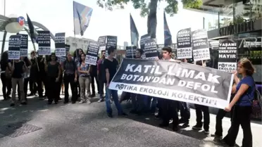Protesto İçin Limak Önüne Yürüdüler