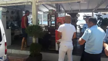 Ünlü Fizikçinin Sahilde Darp Edildiği İddiası