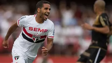 Barcelona, Douglas'ın Transferini Bitirdi