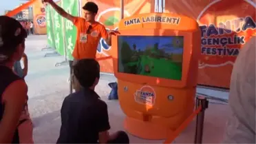13. Yılında, Müzik ve Eğlenceyi Türkiye'nin Dört Bir Yanına Athena ve Hadise ile Taşıyan Fanta...