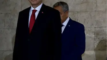 Cumhurbaşkanı Erdoğan Anıtkabir'i Ziyaret Etti