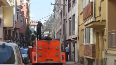 Kendini Kilitlediği Evi Yakmak İstedi