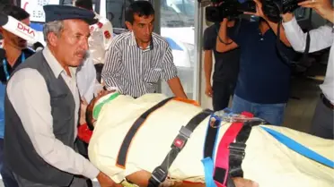 Pervari'de Yolcu Minibüsü Devrildi: 1 Ölü, 17 Yaralı