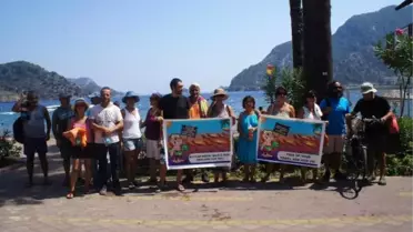 Marmaris'te, 'Şezlongunu Çek, Havlumu Sereceğim' Eylemi