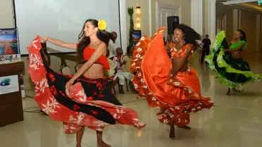 İzmir'de Mauritius Esintisi