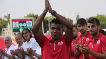 Balıkesirsporlu Vargas Galatasaray'a Karşı Sahada