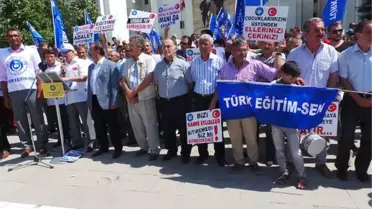 Okul Müdürü Atamalarına Tepki İçin Siyah Ampül Kırdılar