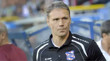 Van Basten, Sağlık Sorunları Nedeniyle Görevine Ara Verdi