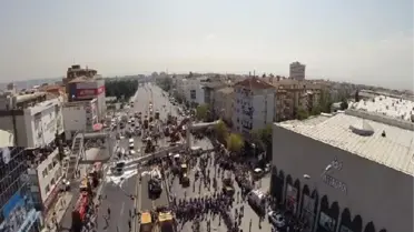 Yakıt Tankeri Çarptı, Üst Geçit Çöktü: 1 Ölü, 2 Yaralı