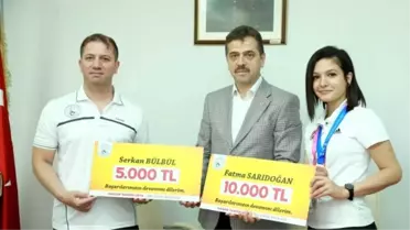 Gaziosmanpaşa Belediyesi'nden Milli Tekvandocuya Olimpiyat Ödülü