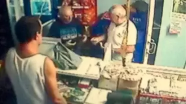 İtalyan Turistin Katilini Ayak İzi ve Kırmızı Tişört Ele Verdi (2)
