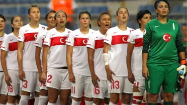 Kadın A Milli Futbol Takımı, İstanbul'da Kampa Girdi