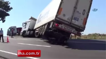 TIR Devrilmesin Diye Ayağını Frenden Çekmedi