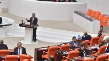 Ak Partili Vekiller Kamer Genç'i Sırtlarını Dönerek Protesto Etti