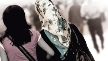 Pamukkale Üniversitesi'nde Başını Açmayana Diploma Yok