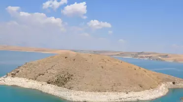 Adıyaman'ın Kahta İlçesinde Bulunan Ada İki Eşeğe Emanet