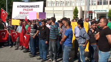 Gediz'de İşsiz Kalan Madencilerden Protesto Mitingi