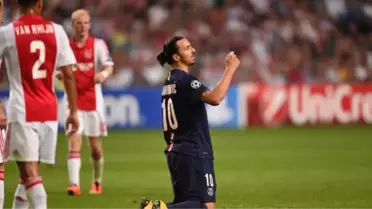 Ajax Taraftarından +18'lik Mizahi Pankart