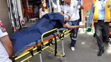 Hafif Ticari Araç, Motosiklet ve Bisiklete Çarptı: 3 Yaralı