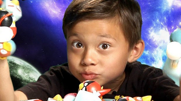 Henüz 8 Yaşında ama YouTube'tan 1 Milyon Dolar Kazanıyor