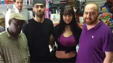 Filmden Etkilendi, Kendine 3. Göğüs Ekletti