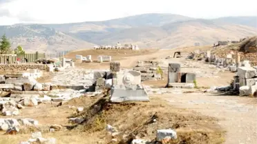 Tarihi Kentin Kapısı Ayağa Kalkıyor