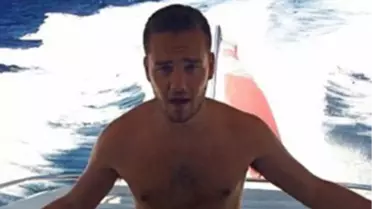 Ünlü Müzisyenin Çıplak Fotoğrafını Gay Sitesinde Yayınladılar