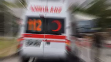 Sürücüsüz Otobüs Minibüse Çarptı: 1 Ölü, 6 Yaralı