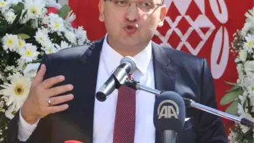 Akdoğan: 1,5 Milyon Göçmene Ev Sahipliği Yapıyoruz