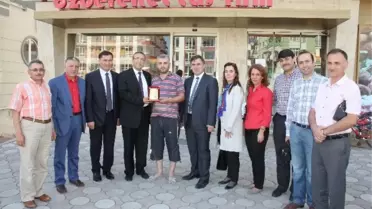 Türkçe İsim Kullanan İş Yerlerine Plaket