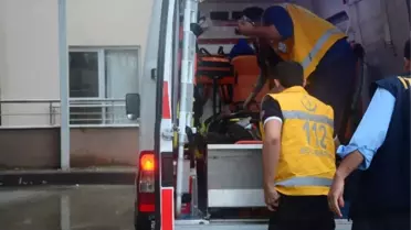 Yangında 3 Metreden Düşen İtfaiyeci Yaralandı