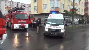 Çorlu'da Yangın Söndürürken Yere Düşen İtfaiye Eri Yaralandı