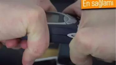 Nokia 3310 Bükme Testinde